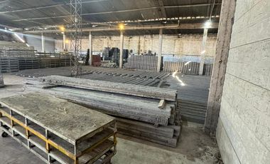 Galpón VENTA, Ecxelente ubicación a 50 mts de Acc. Oeste