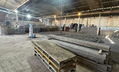 Galpón VENTA, Ecxelente ubicación a 50 mts de Acc. Oeste