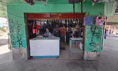 Casa con  Locales y un departamento en venta en G. Catan