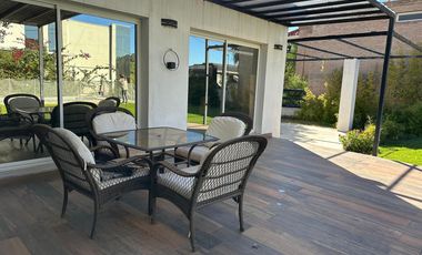 Casa en  Venta Barrio Dalvian