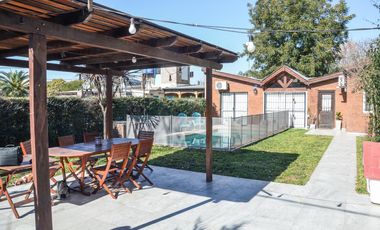 Casa de 2 dormitorios con pileta en Funes