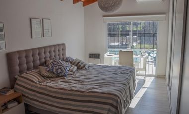 Casa de 2 dormitorios con pileta en Funes