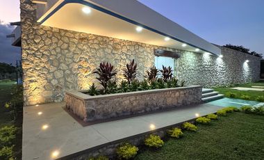 CASA EN VENTA MERIDA, CHOLUL, PRIVADA EL ARCA, CASA ARTEMISA, A 6 MESES.