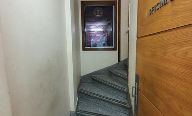 OPORTUNIDAD  OFICINA EN GALERIA OLIVER DE 4 AMBIENTES  EN LOMAS DE ZAMORA ACEPTA VEHICULOS EN PERMUTA