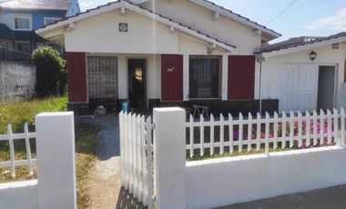 Casa en venta - 4 Dormitorios 2 Baños - 581Mts2 - Santa Teresita