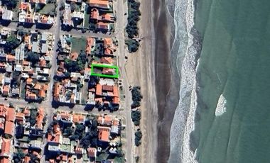 Casa en venta - 4 Dormitorios 2 Baños - 581Mts2 - Santa Teresita