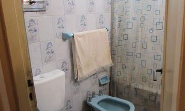 Casa Esquinera en Venta en Villa Adelina