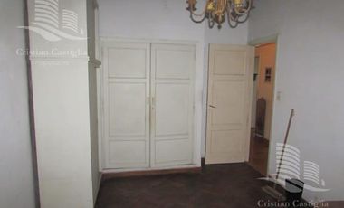 Casa Esquinera en Venta en Villa Adelina