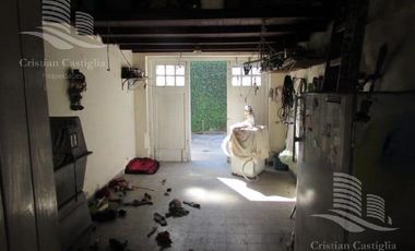 Casa Esquinera en Venta en Villa Adelina