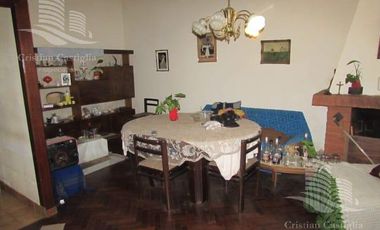 Casa Esquinera en Venta en Villa Adelina