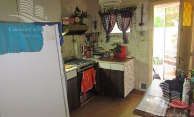 Casa Esquinera en Venta en Villa Adelina