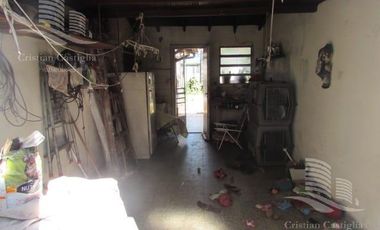 Casa Esquinera en Venta en Villa Adelina