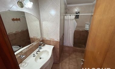 Casas en alquiler temporario - 4 Dormitorios 2 Baños - Mar del Plata