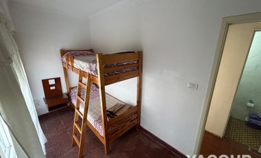 Casas en alquiler temporario - 4 Dormitorios 2 Baños - Mar del Plata