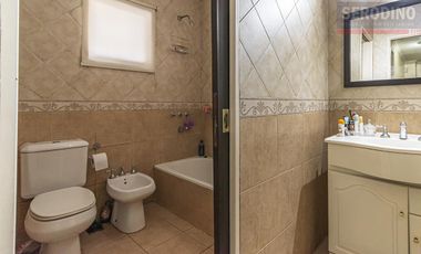 Dúplex muy bien ubicado