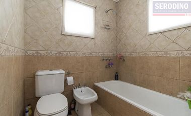 Dúplex muy bien ubicado