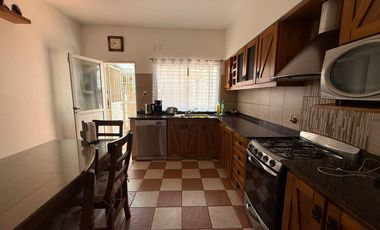 Duplex de 3 ambientes con patio, parrilla y espacio guarda coche- Wilde