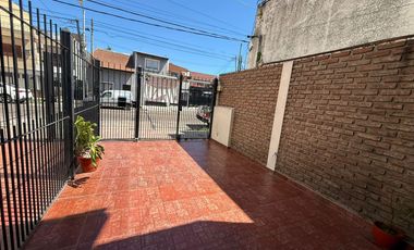 Duplex de 3 ambientes con patio, parrilla y espacio guarda coche- Wilde