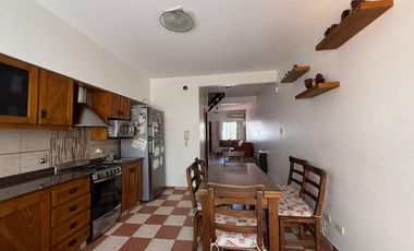 Duplex de 3 ambientes con patio, parrilla y espacio guarda coche- Wilde