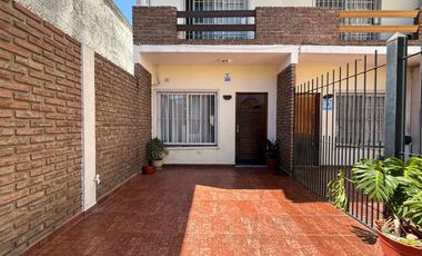 Duplex de 3 ambientes con patio, parrilla y espacio guarda coche- Wilde