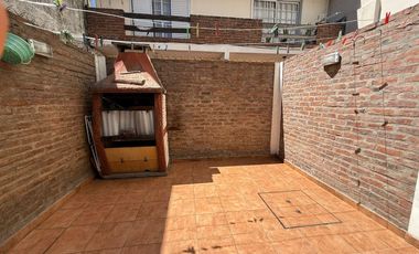 Duplex de 3 ambientes con patio, parrilla y espacio guarda coche- Wilde