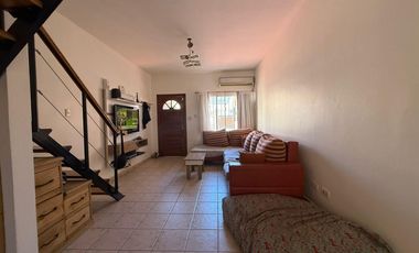 Duplex de 3 ambientes con patio, parrilla y espacio guarda coche- Wilde