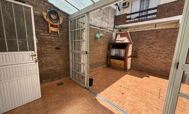 Duplex de 3 ambientes con patio, parrilla y espacio guarda coche- Wilde