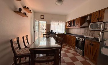 Duplex de 3 ambientes con patio, parrilla y espacio guarda coche- Wilde