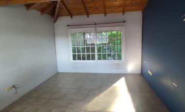 CHALET EN PH A MTS DE BYNNON Y A 3 CUADRAS DE LA ESTACION DE MARMOL