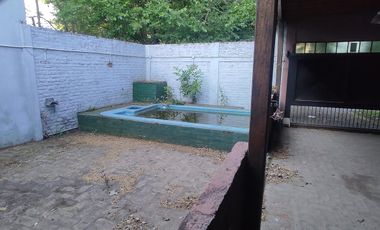 CHALET EN PH A MTS DE BYNNON Y A 3 CUADRAS DE LA ESTACION DE MARMOL