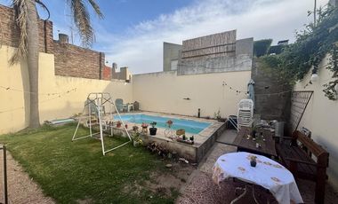 Casa en Barrio España y Hospitales 4 dormitorios con Jardín y Pileta