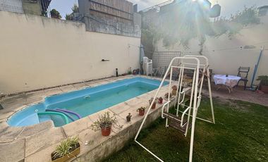 Casa en Barrio España y Hospitales 4 dormitorios con Jardín y Pileta