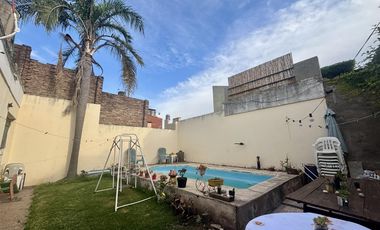 Casa en Barrio España y Hospitales 4 dormitorios con Jardín y Pileta