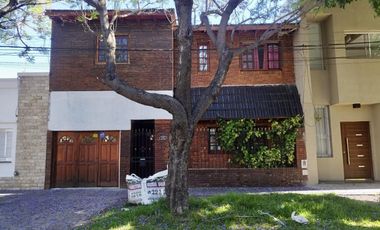 Casa en Barrio España y Hospitales 4 dormitorios con Jardín y Pileta