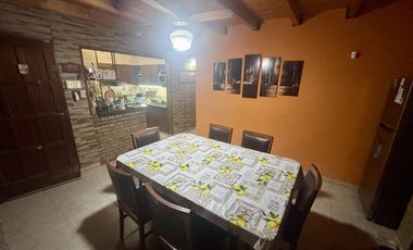 Casa en Barrio España y Hospitales 4 dormitorios con Jardín y Pileta