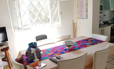 Casa sobre importante lote