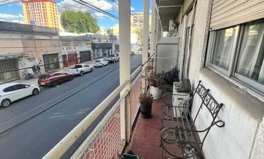 Departamento en venta - 2 Dormitorios 1 Baño - Cochera - 75Mts2 - General San Martín