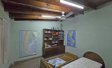 VENTA CASA 4 AMBIENTES EN VILLA ADELINA