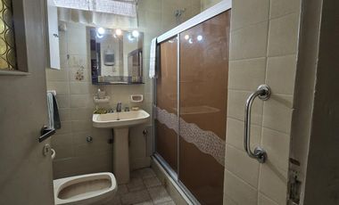 VENTA CASA 4 AMBIENTES EN VILLA ADELINA