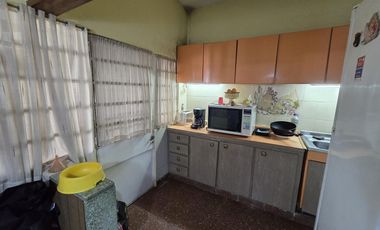 VENTA CASA 4 AMBIENTES EN VILLA ADELINA
