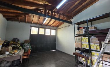 VENTA CASA 4 AMBIENTES EN VILLA ADELINA