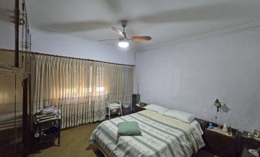 VENTA CASA 4 AMBIENTES EN VILLA ADELINA