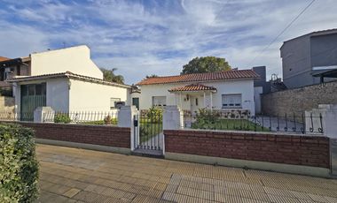 VENTA CASA 4 AMBIENTES EN VILLA ADELINA