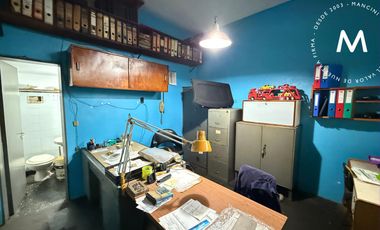 Venta en block: local comercial   galpón   departamento de 3