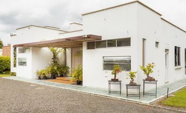 CASA CAMPESTRE AMOBLADA PARA LA RENTA EN COMBIA