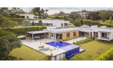 CASA CAMPESTRE AMOBLADA PARA LA RENTA EN COMBIA