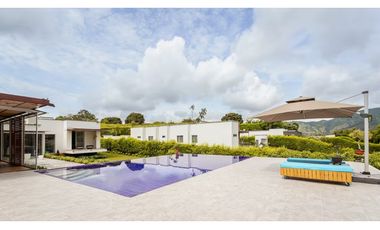 CASA CAMPESTRE AMOBLADA PARA LA RENTA EN COMBIA