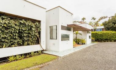 CASA CAMPESTRE AMOBLADA PARA LA RENTA EN COMBIA