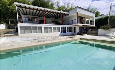 HERMOSA CASA CAMPESTRE EN COMBIA