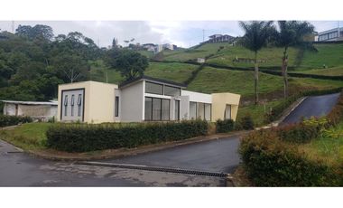 CASA CAMPESTRE EN MEDIO DE RESERVA NATURAL